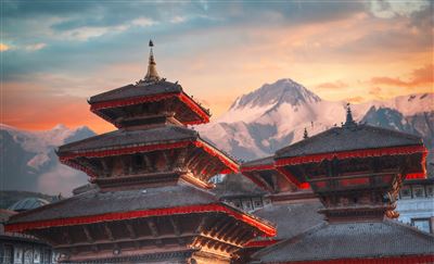 Patan mit Himalaya